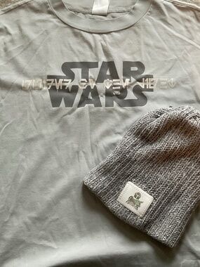 Disney Star Wars Tshirt And Mandalorian Beanie